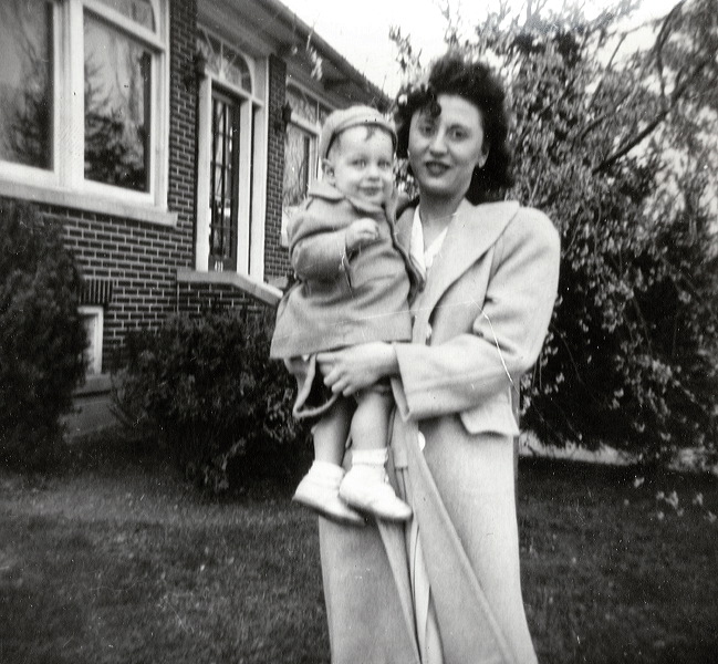 1945_circa_paul_theresa.jpg